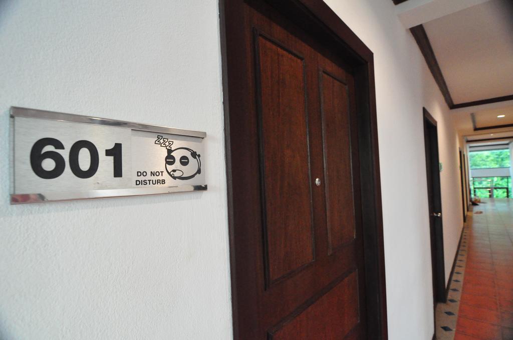 Forty Winks Phuket Hotel Patong Exterior foto
