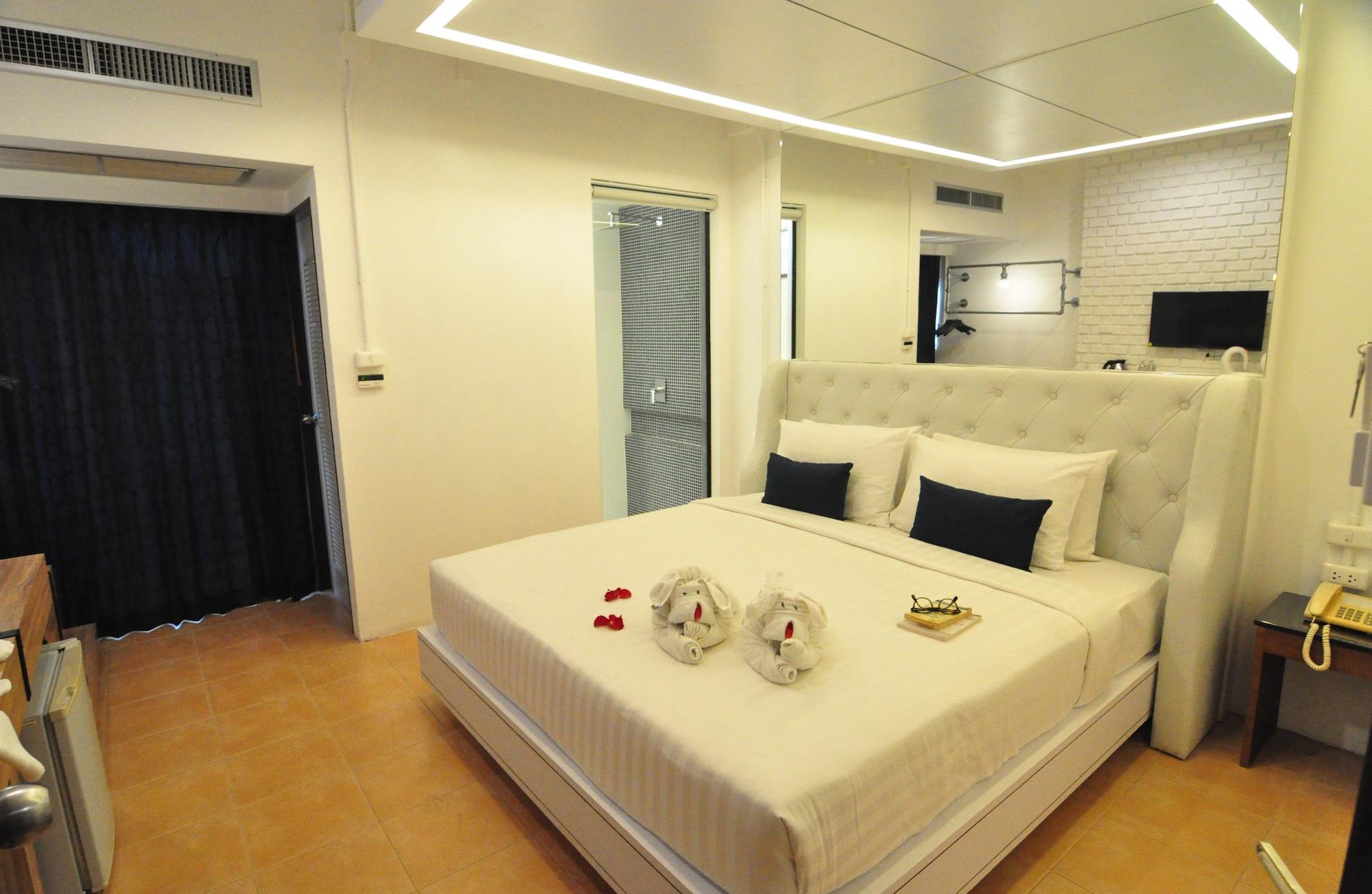 Forty Winks Phuket Hotel Patong Exterior foto